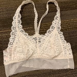 NWT Victoria’s Secret White Cream Lace Bralette XS